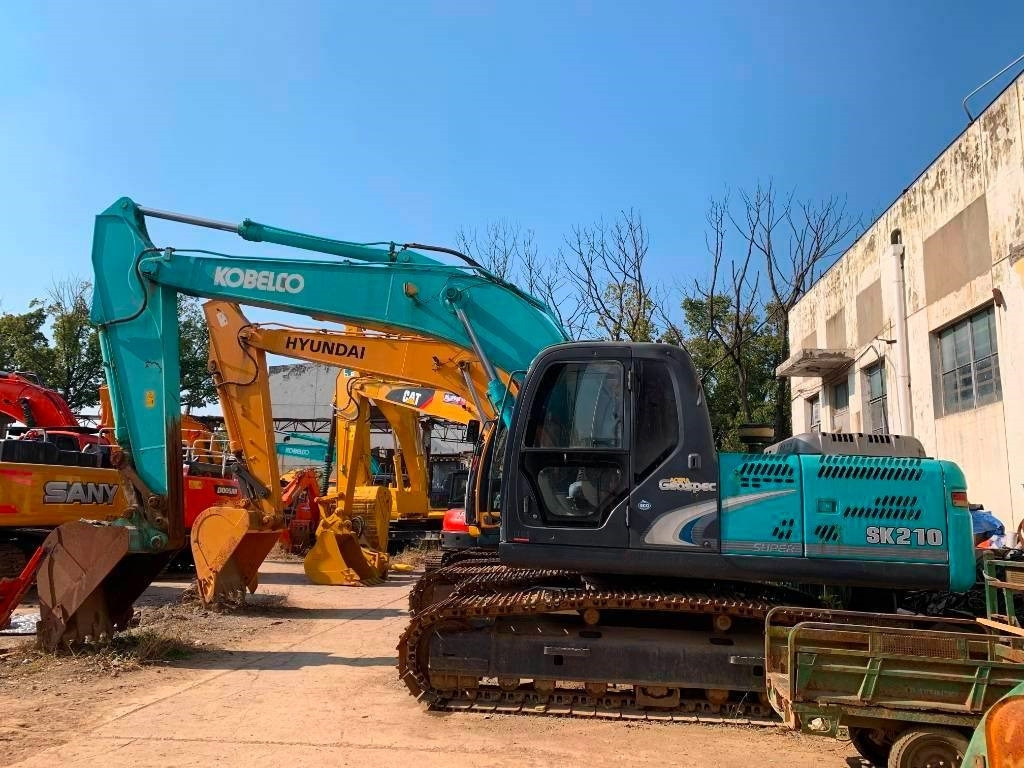 Kobelco SK 210 LC-8 - Гусеничный экскаватор: фото 2 Kobelco SK 210 LC-8 - Гусеничный экскаватор: фото 2