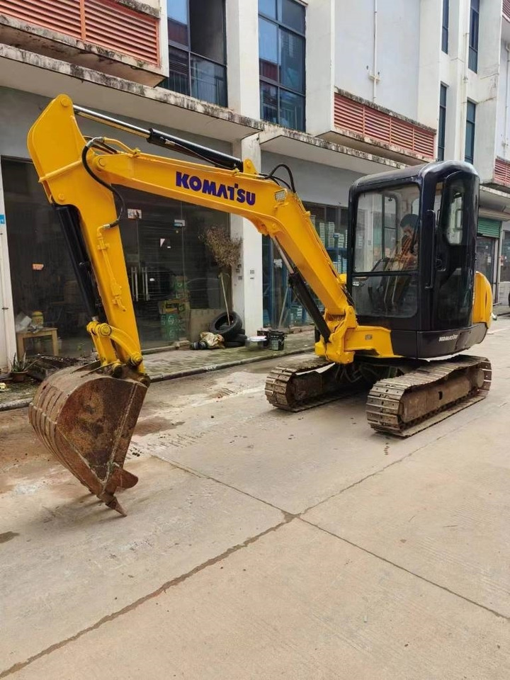 Komatsu PC 35 R-8 - Гусеничный экскаватор: фото 1 Komatsu PC 35 R-8 - Гусеничный экскаватор: фото 1