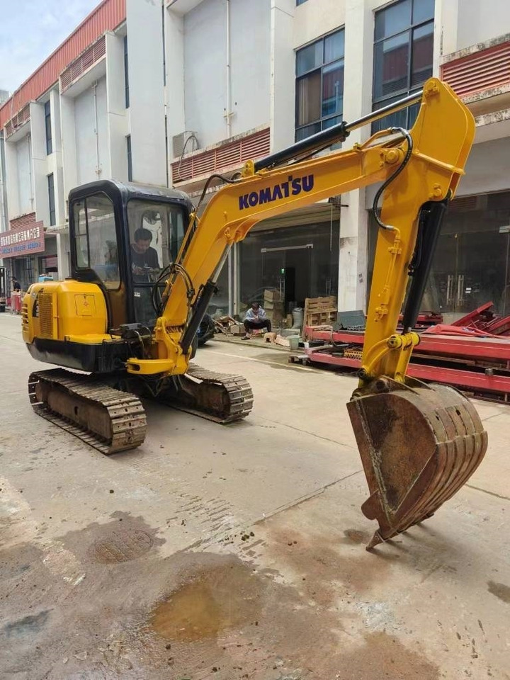 Komatsu PC 35 R-8 - Гусеничный экскаватор: фото 2 Komatsu PC 35 R-8 - Гусеничный экскаватор: фото 2