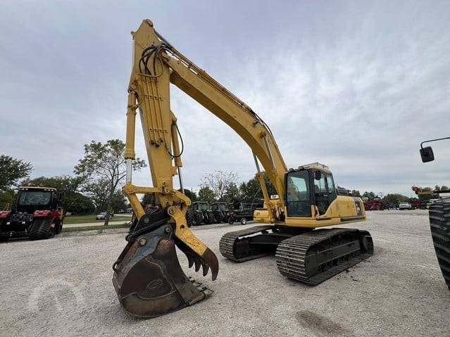 Komatsu PC300 - Гусеничный экскаватор: фото 3 Komatsu PC300 - Гусеничный экскаватор: фото 3