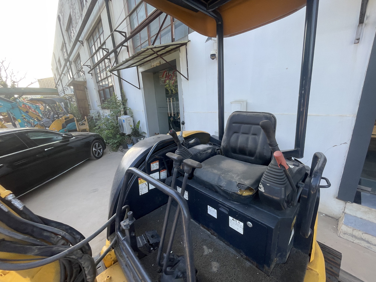 Komatsu PC30MR-5 - Мини-экскаватор: фото 2 Komatsu PC30MR-5 - Мини-экскаватор: фото 2