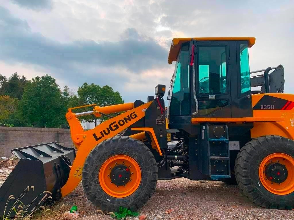 Liugong 835 H - Гусеничный погрузчик: фото 4 Liugong 835 H - Гусеничный погрузчик: фото 4