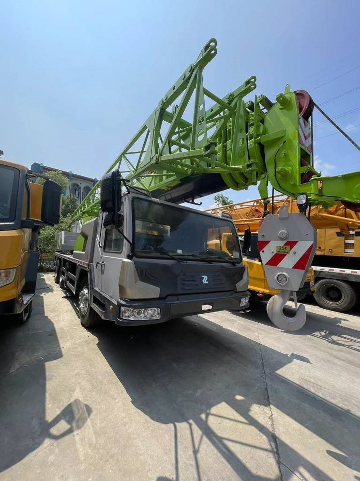 Zoomlion ZCT251V - Вседорожный кран: фото 2 Zoomlion ZCT251V - Вседорожный кран: фото 2