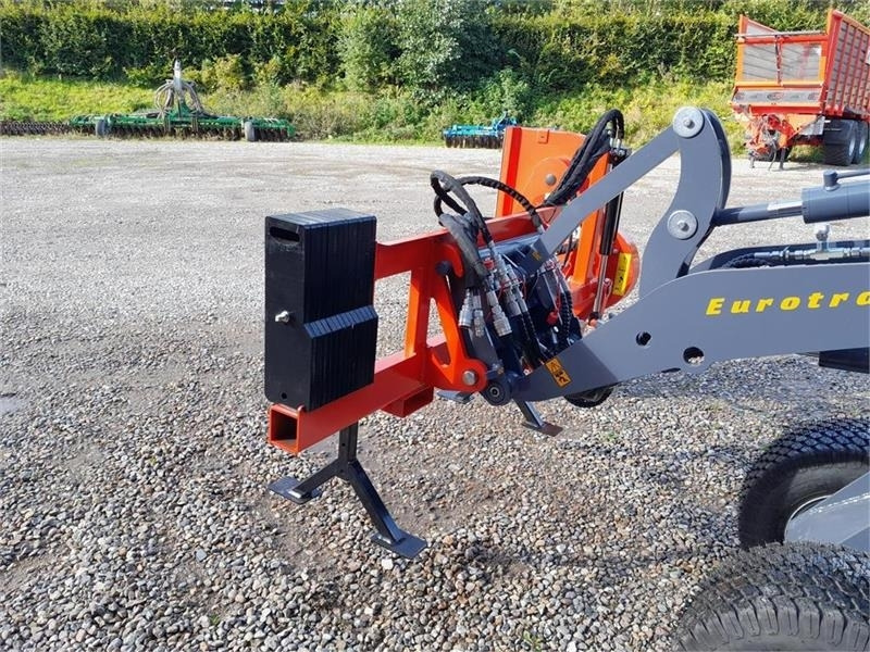 Eurotrac Hækkesnitter - Боковая косилка-измельчитель: фото 3 Eurotrac Hækkesnitter - Боковая косилка-измельчитель: фото 3