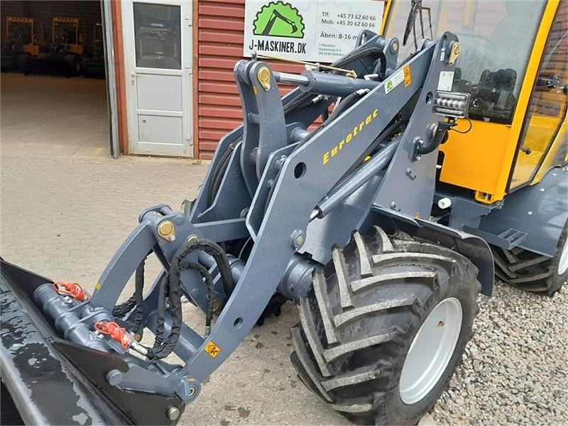 Eurotrac w13f - Компактный фронтальный погрузчик: фото 3 Eurotrac w13f - Компактный фронтальный погрузчик: фото 3