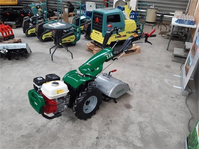 Ferrari 328 - Коммунальный трактор: фото 3 Ferrari 328 - Коммунальный трактор: фото 3