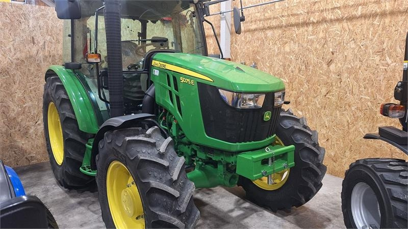 John Deere 5075E - Трактор: фото 1 John Deere 5075E - Трактор: фото 1