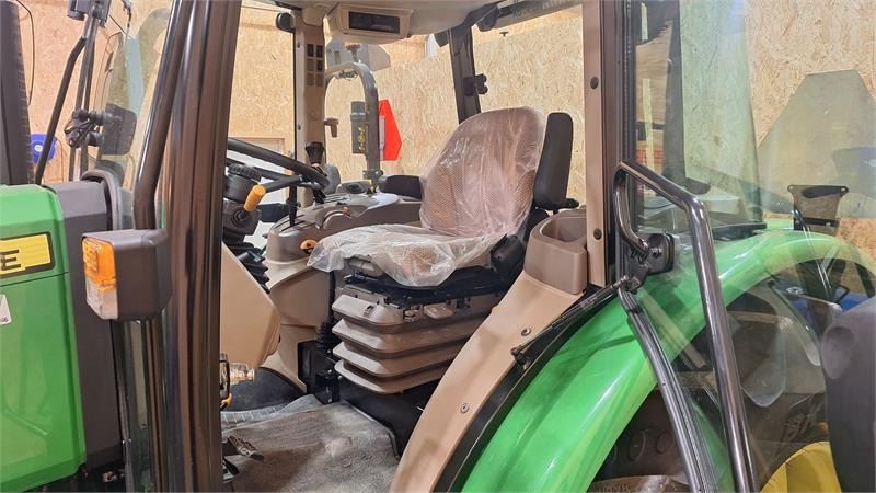 John Deere 5075E - Трактор: фото 3 John Deere 5075E - Трактор: фото 3