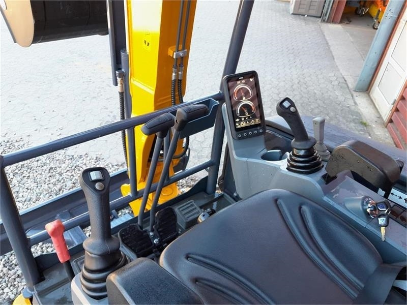 Мини-экскаватор XCMG xe27e u/hus: фото 12 Мини-экскаватор XCMG xe27e u/hus: фото 12