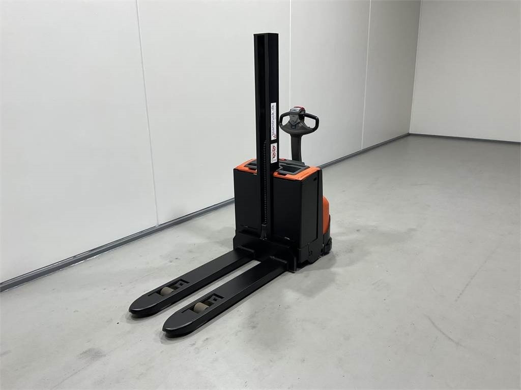 BT SWE080L - Штабелер: фото 4 BT SWE080L - Штабелер: фото 4