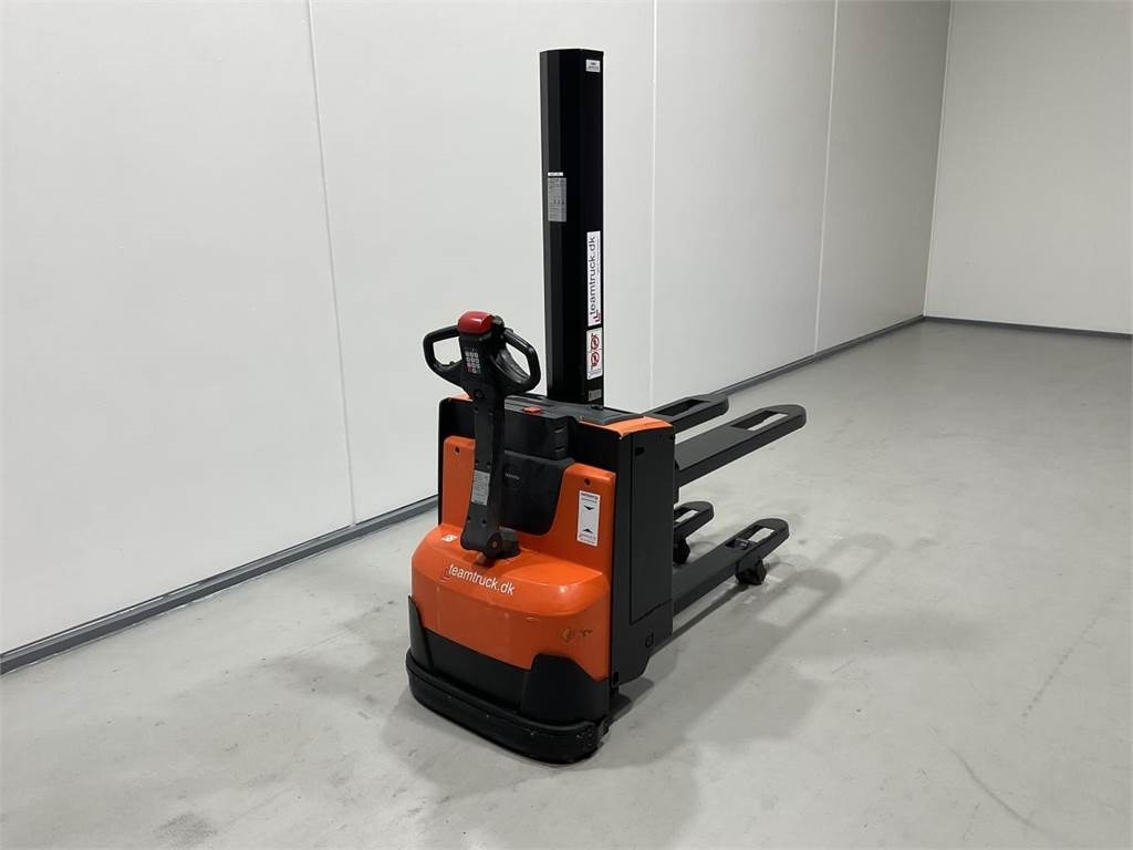 BT SWE080L - Штабелер: фото 2 BT SWE080L - Штабелер: фото 2