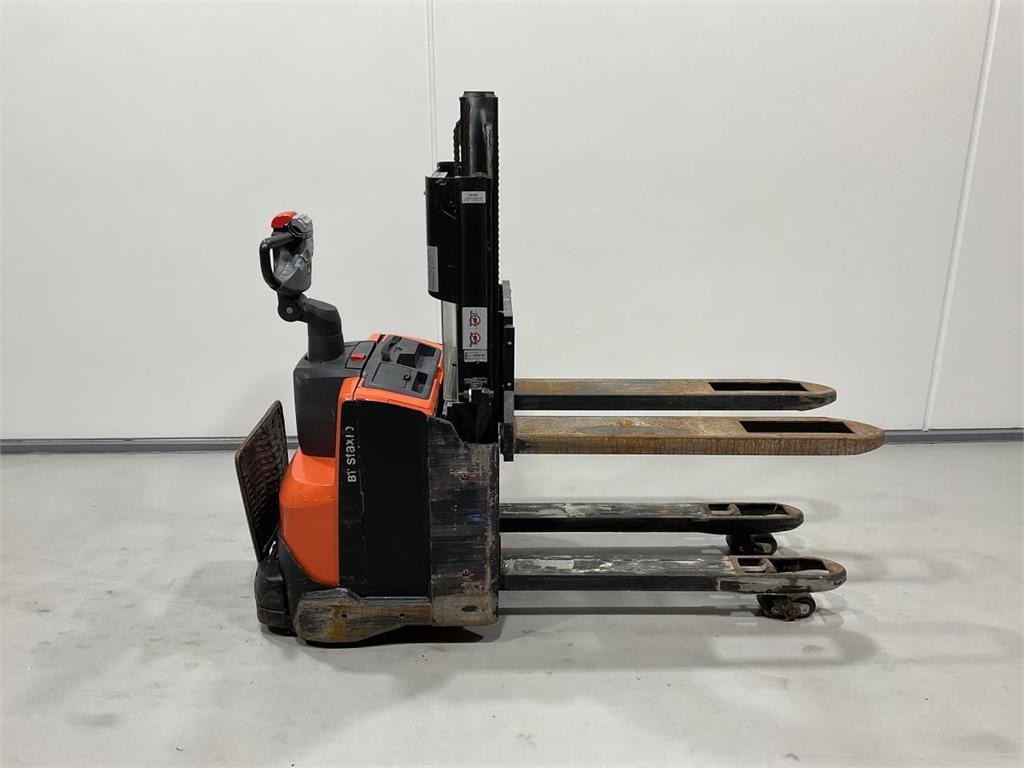 BT SWE200D - Штабелер: фото 1 BT SWE200D - Штабелер: фото 1