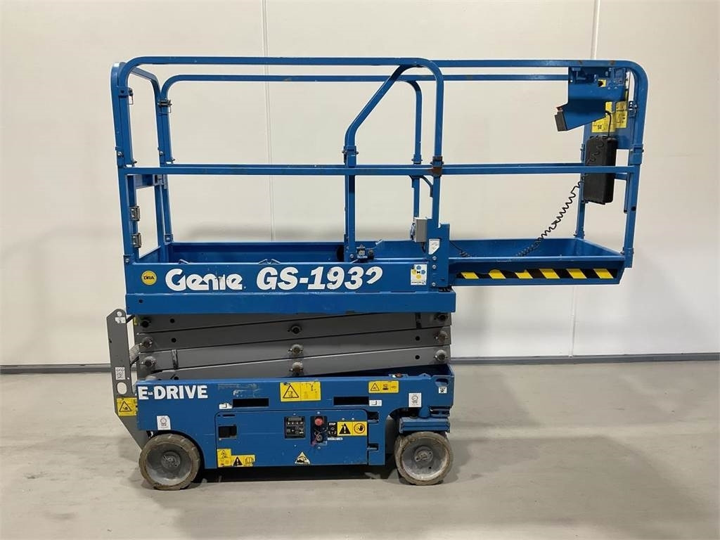 Genie GS-1932  - Ножничный подъемник: фото 2 Genie GS-1932  - Ножничный подъемник: фото 2