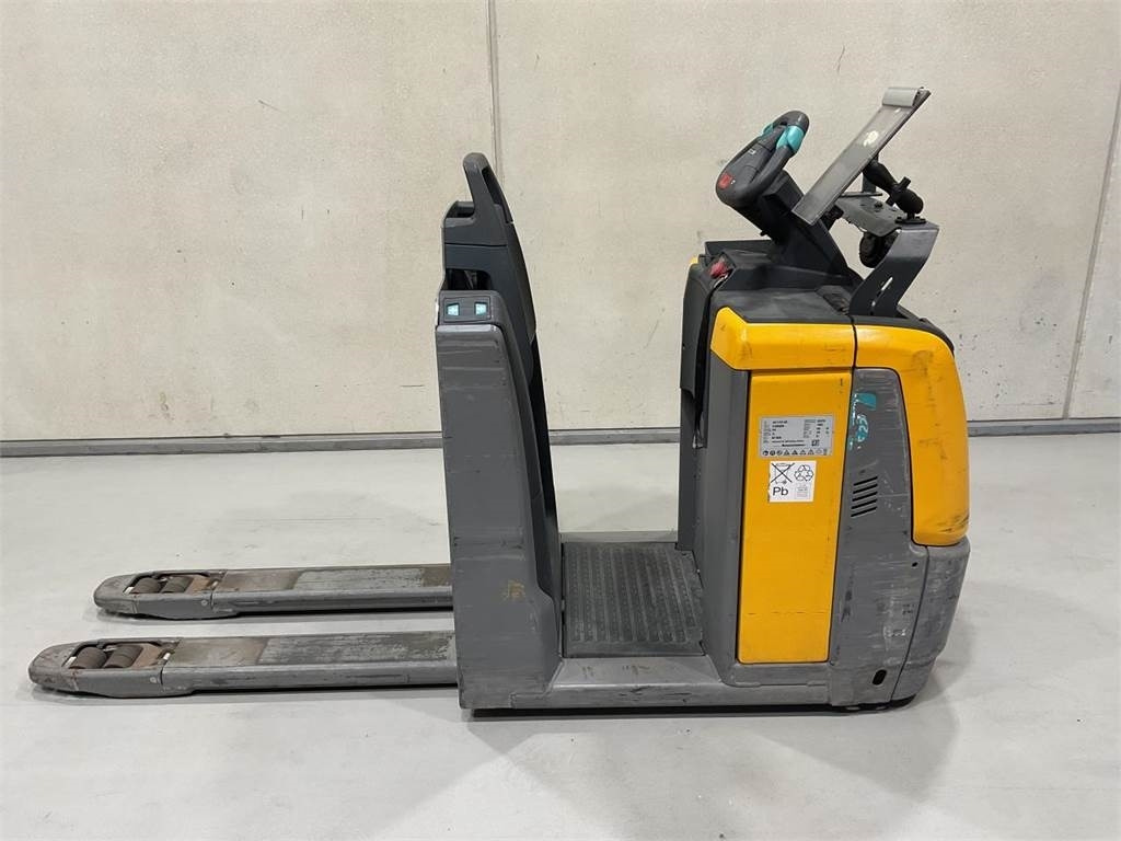 Jungheinrich ECE 220 - Сборщик заказов: фото 1 Jungheinrich ECE 220 - Сборщик заказов: фото 1