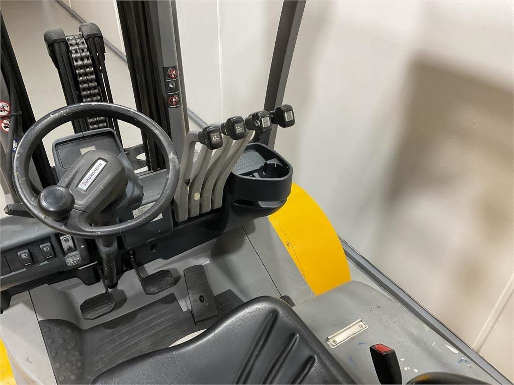 Газовый погрузчик Jungheinrich TFG 435: фото 6 Газовый погрузчик Jungheinrich TFG 435: фото 6