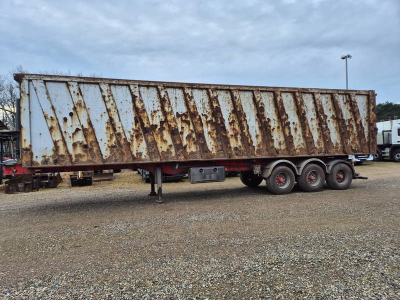 KEL-BERG 71 M3 // Tipper - Самосвальный полуприцеп: фото 4 KEL-BERG 71 M3 // Tipper - Самосвальный полуприцеп: фото 4