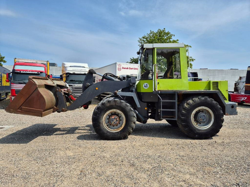 O & K L15 With bucket and quickshift - Колёсный погрузчик: фото 3 O & K L15 With bucket and quickshift - Колёсный погрузчик: фото 3