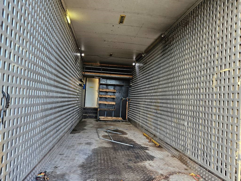 Montracon Racing// machinetrailer // Living area - Полуприцеп: фото 5 Montracon Racing// machinetrailer // Living area - Полуприцеп: фото 5