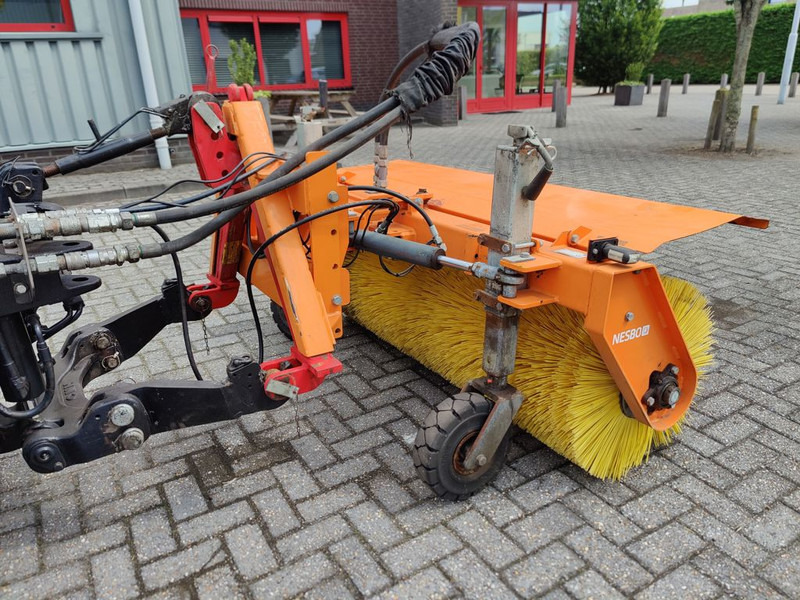 Щетка для Коммунальной и специальной техники Nesbo HF1600S Veegmachine: фото 7