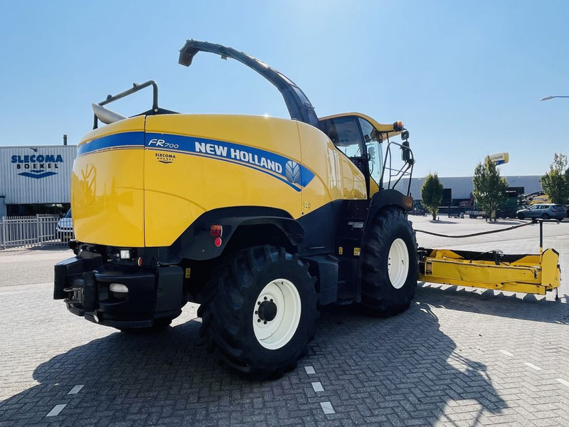 New Holland FR700 Forage Harvester 10 Row header - Кормоуборочный комбайн: фото 4 New Holland FR700 Forage Harvester 10 Row header - Кормоуборочный комбайн: фото 4