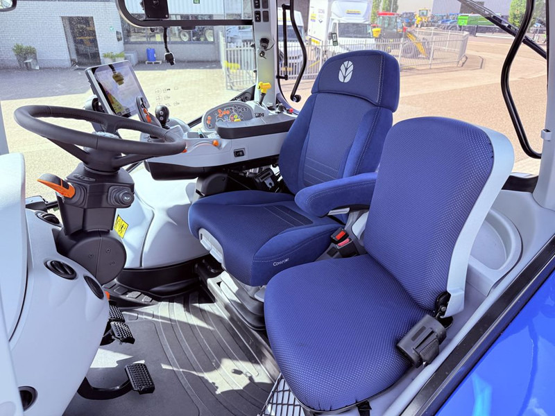 New Holland T6.180 AC Fronthef, - Трактор: фото 4 New Holland T6.180 AC Fronthef, - Трактор: фото 4