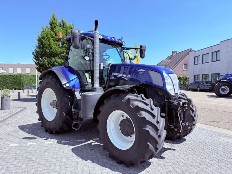New Holland T7.270 AC - Трактор: фото 2 New Holland T7.270 AC - Трактор: фото 2