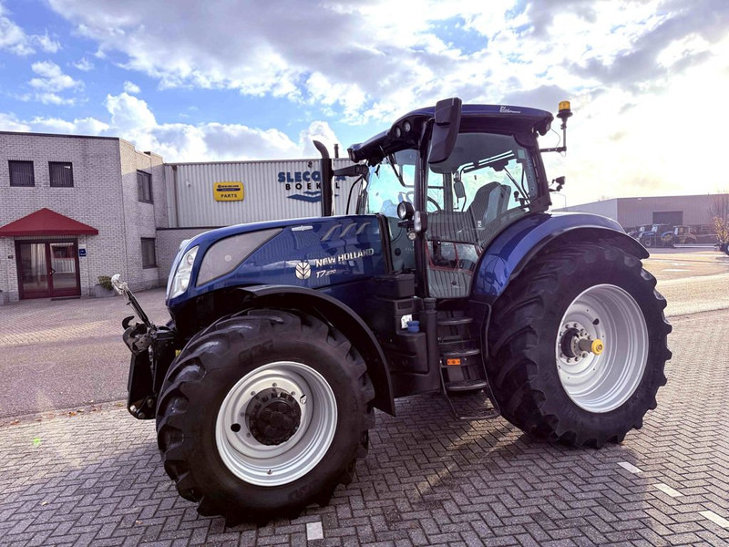 New Holland T7.270 AC Stage V Blue Power - Трактор: фото 2 New Holland T7.270 AC Stage V Blue Power - Трактор: фото 2