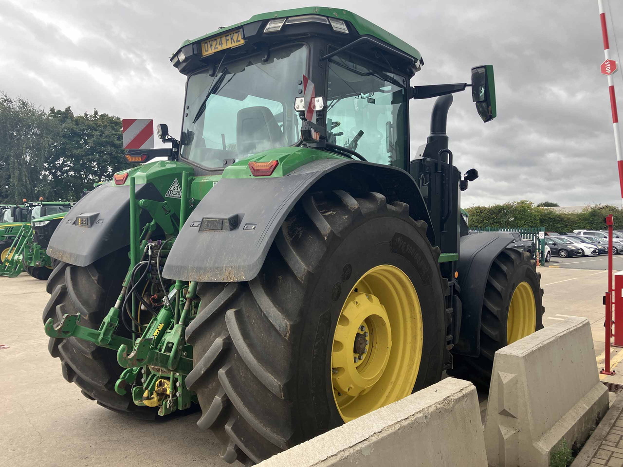 John Deer 7R 350 - Трактор: фото 5 John Deer 7R 350 - Трактор: фото 5