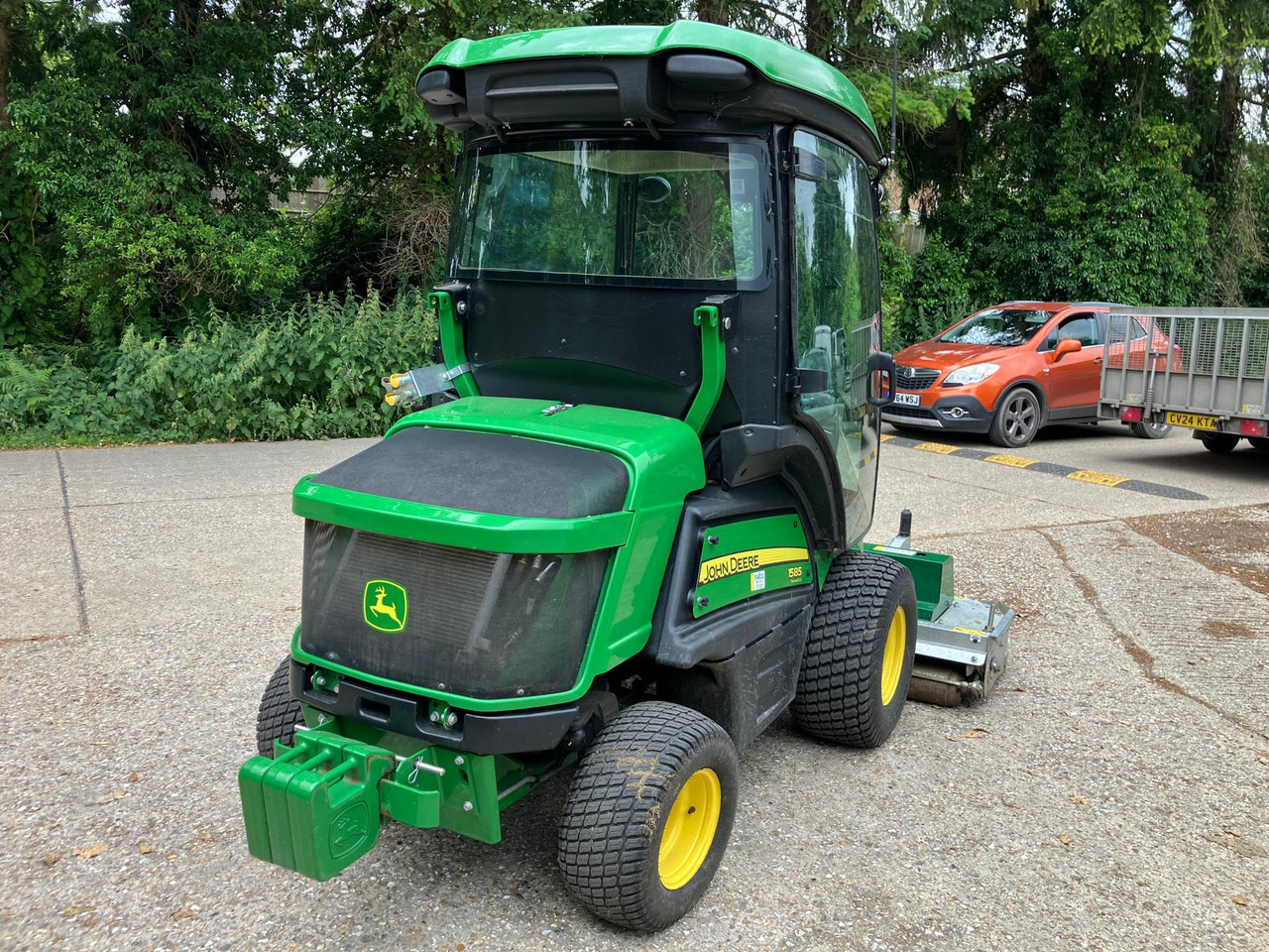 John Deere 1585 out front mower - Газонокосилка: фото 2 John Deere 1585 out front mower - Газонокосилка: фото 2