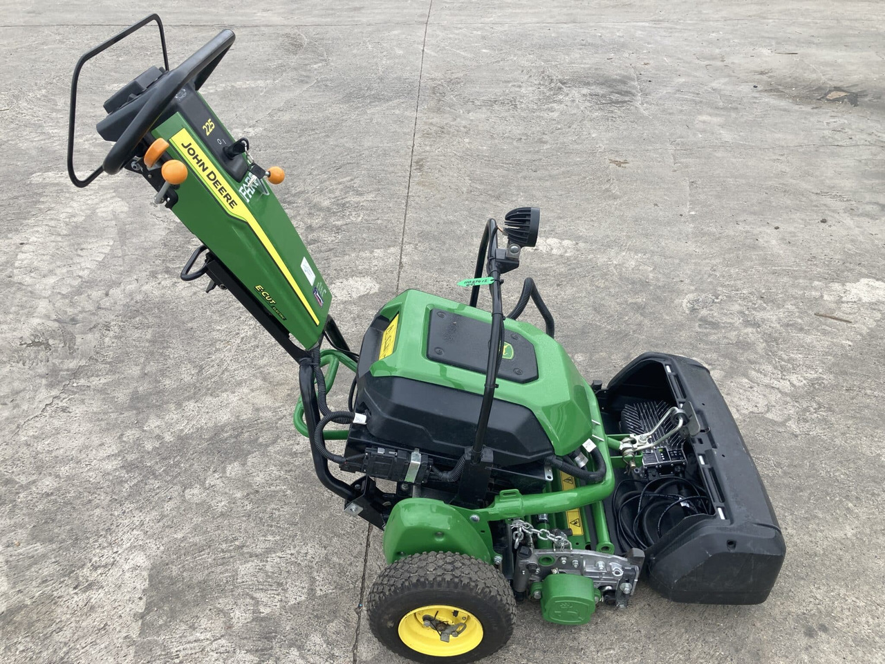 John Deere 225 E-cut walk behind electric greens mower - Газонокосилка: фото 1 John Deere 225 E-cut walk behind electric greens mower - Газонокосилка: фото 1