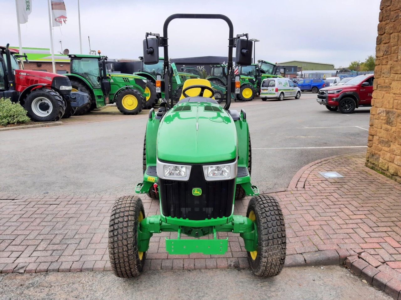 John Deere 3046R compact tractor - Минитрактор: фото 4 John Deere 3046R compact tractor - Минитрактор: фото 4