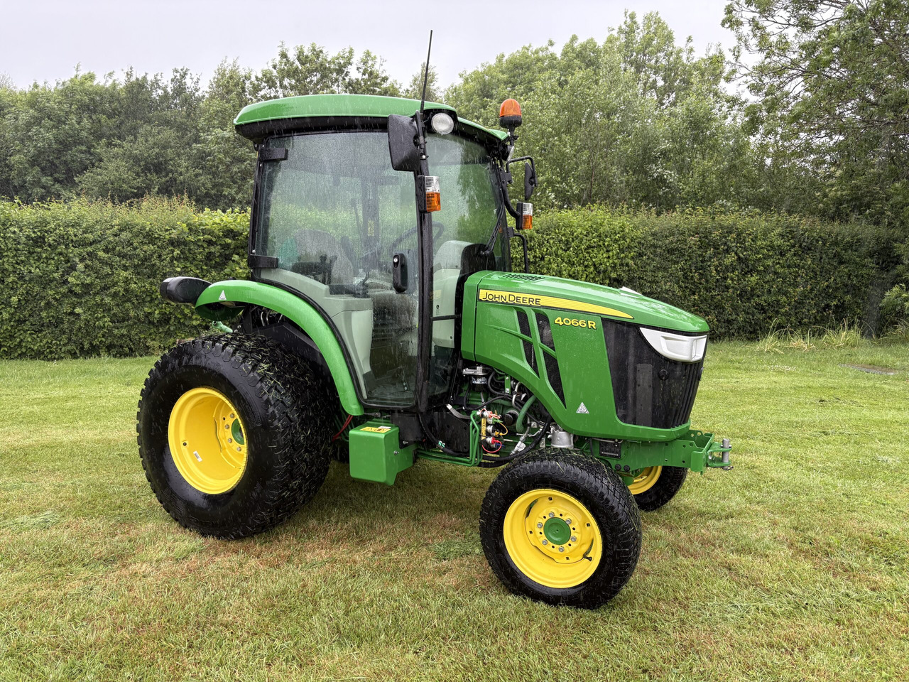 John Deere 4066R Compact Tractor - Минитрактор: фото 3 John Deere 4066R Compact Tractor - Минитрактор: фото 3