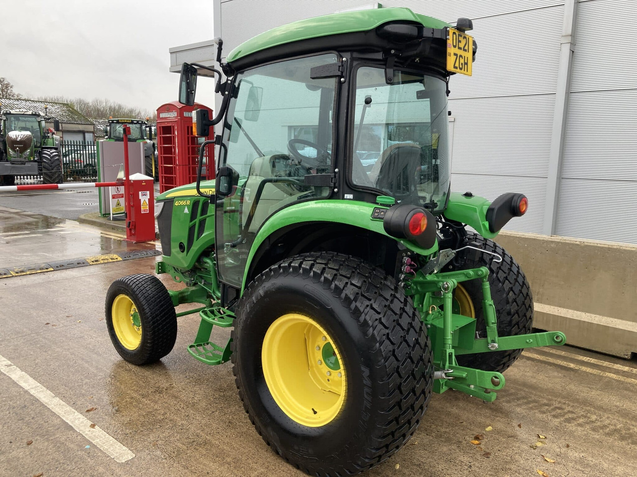 John Deere 4066R compact tractor - Минитрактор: фото 3 John Deere 4066R compact tractor - Минитрактор: фото 3