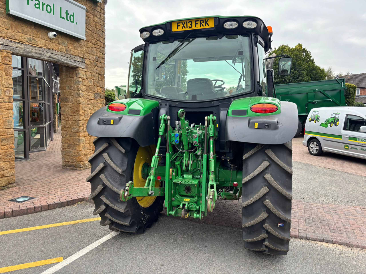 John Deere 6115R - Трактор: фото 5 John Deere 6115R - Трактор: фото 5