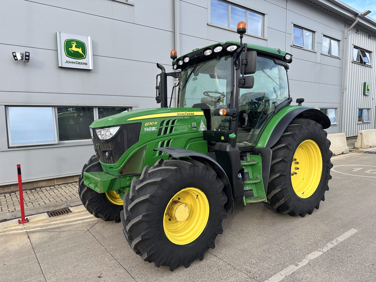 John Deere 6130R - Трактор: фото 1 John Deere 6130R - Трактор: фото 1