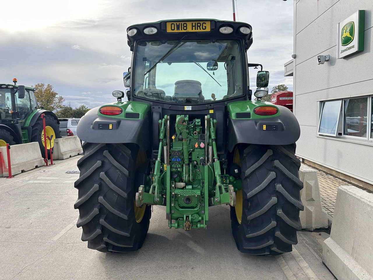 John Deere 6130R - Трактор: фото 5 John Deere 6130R - Трактор: фото 5