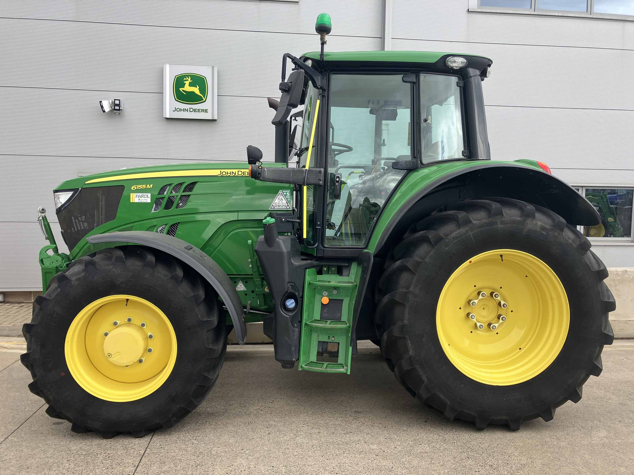 John Deere 6155M - Трактор: фото 2 John Deere 6155M - Трактор: фото 2