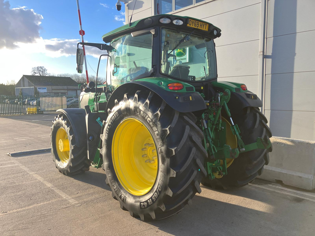 John Deere 6155R - Трактор: фото 3 John Deere 6155R - Трактор: фото 3