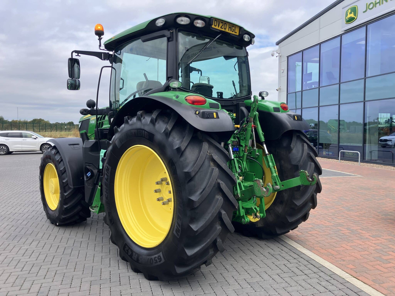 John Deere 6155R - Трактор: фото 3 John Deere 6155R - Трактор: фото 3