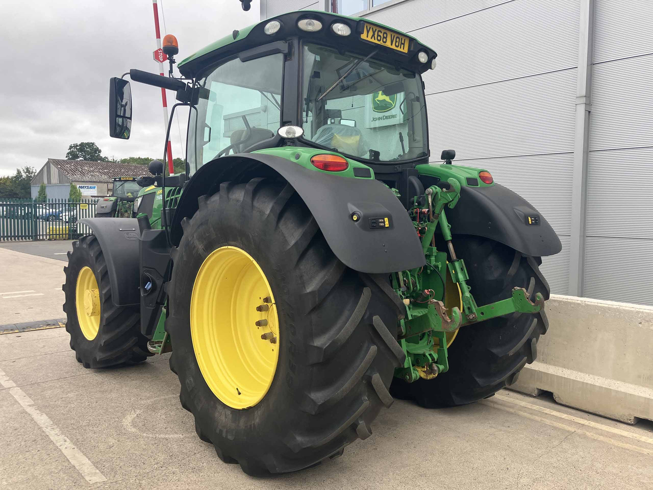 John Deere 6155R - Трактор: фото 3 John Deere 6155R - Трактор: фото 3