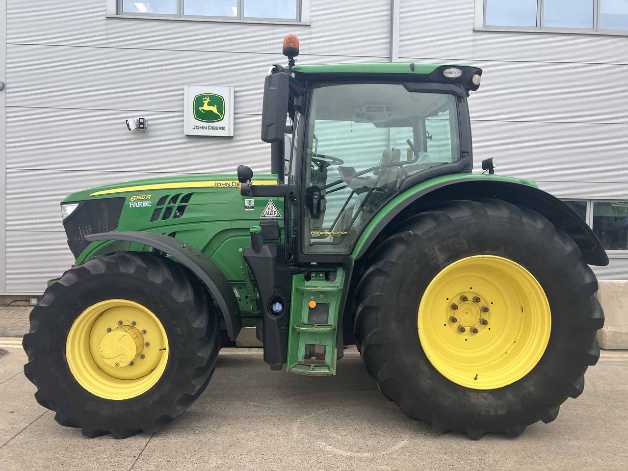 John Deere 6155R - Трактор: фото 2 John Deere 6155R - Трактор: фото 2
