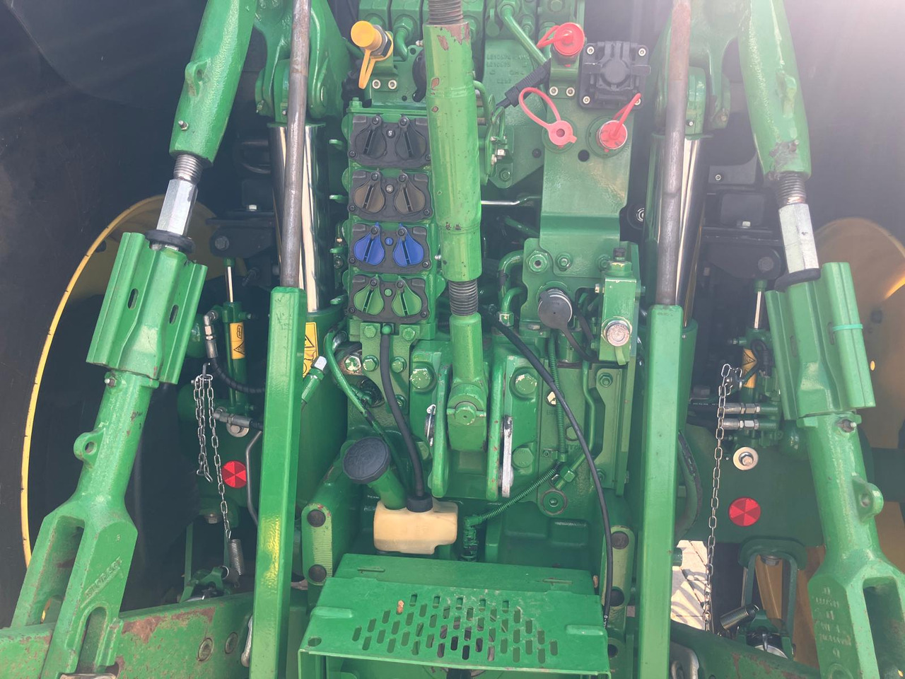 Трактор John Deere 6195R: фото 9
