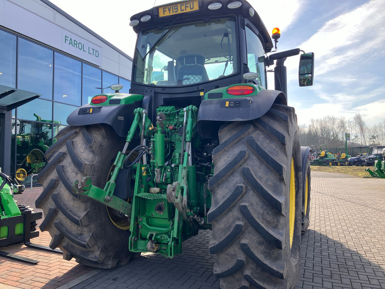 John Deere 6250R - Трактор: фото 4 John Deere 6250R - Трактор: фото 4