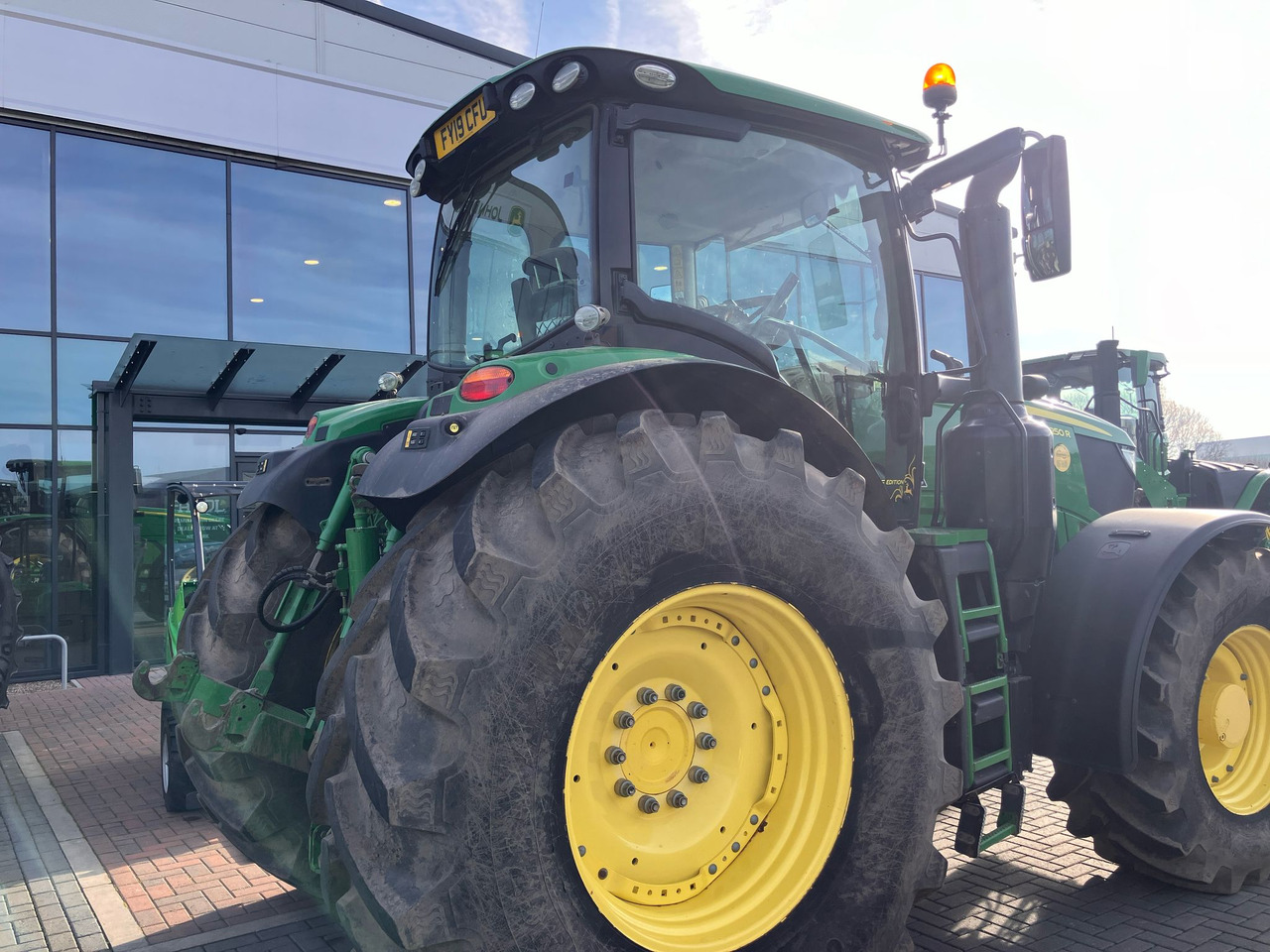 John Deere 6250R - Трактор: фото 3 John Deere 6250R - Трактор: фото 3