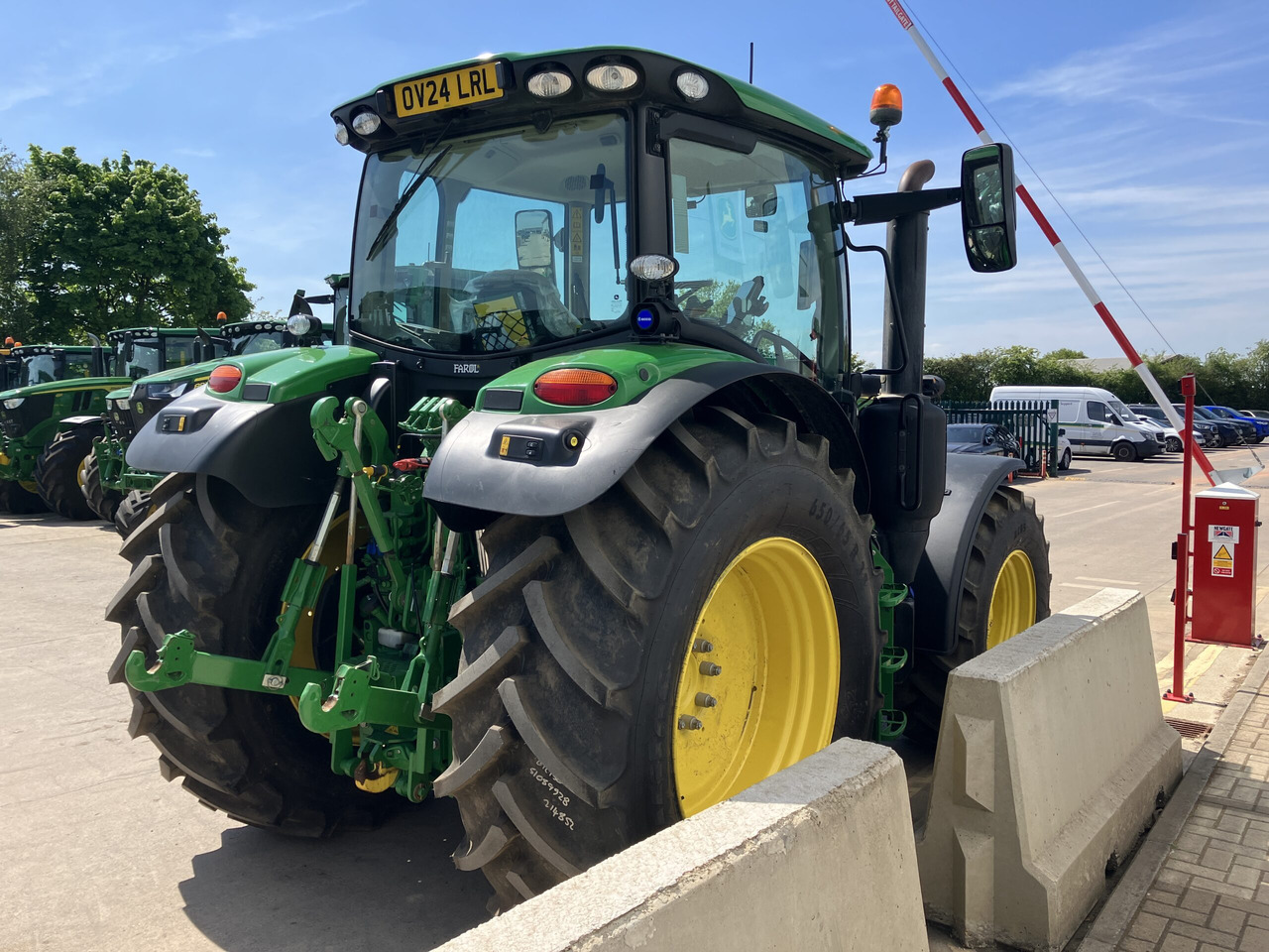 John Deere 6R 150 - Трактор: фото 5 John Deere 6R 150 - Трактор: фото 5