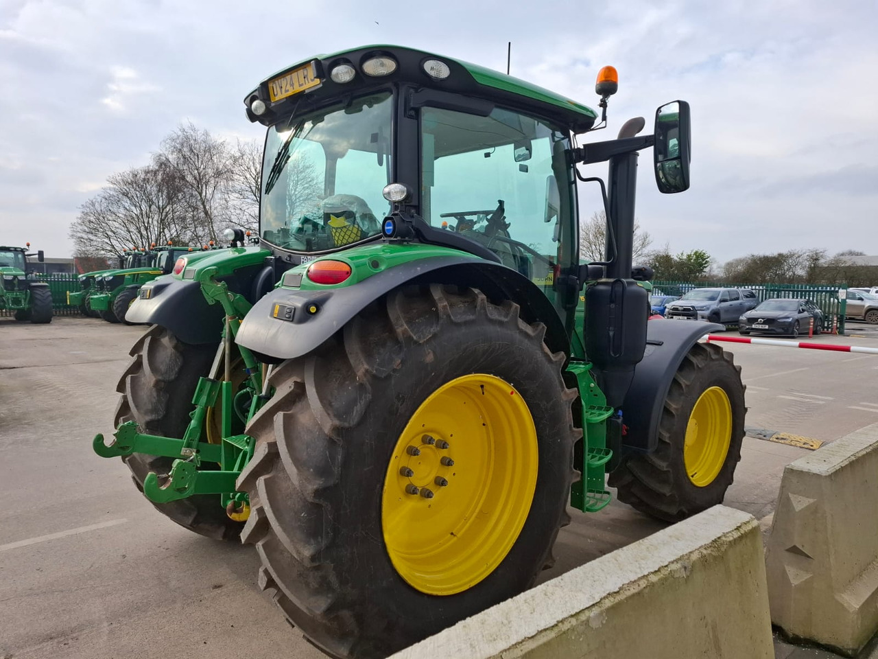 John Deere 6R 150 - Трактор: фото 4 John Deere 6R 150 - Трактор: фото 4