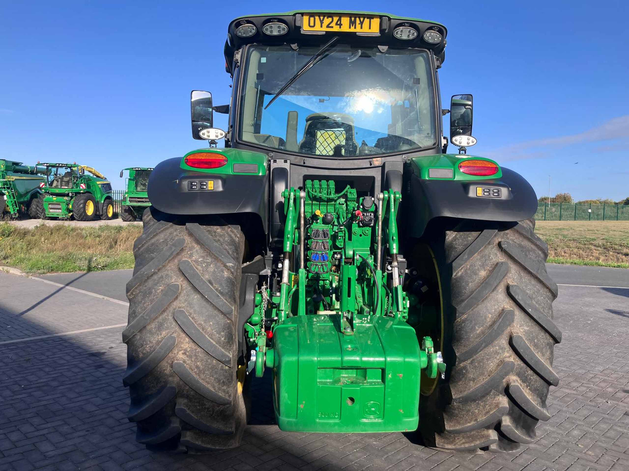 John Deere 6R 155 - Трактор: фото 5 John Deere 6R 155 - Трактор: фото 5
