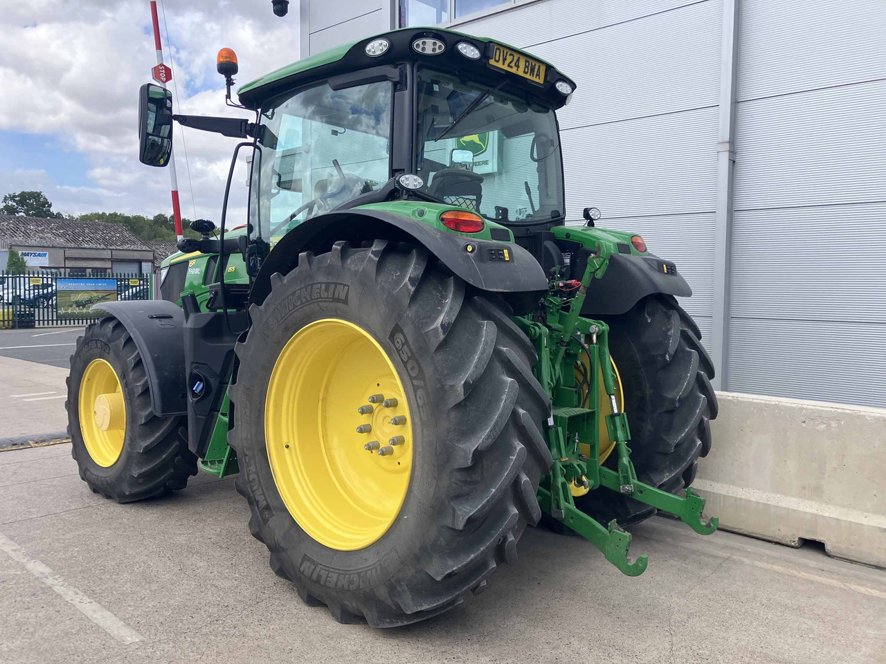 John Deere 6R 155 - Трактор: фото 3 John Deere 6R 155 - Трактор: фото 3