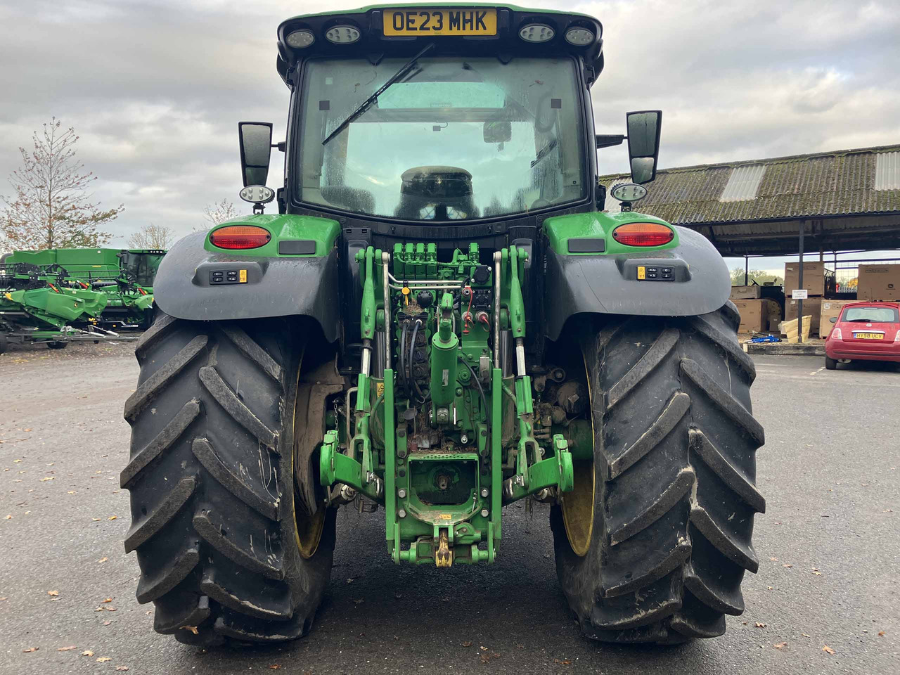 John Deere 6R 185 - Трактор: фото 4 John Deere 6R 185 - Трактор: фото 4