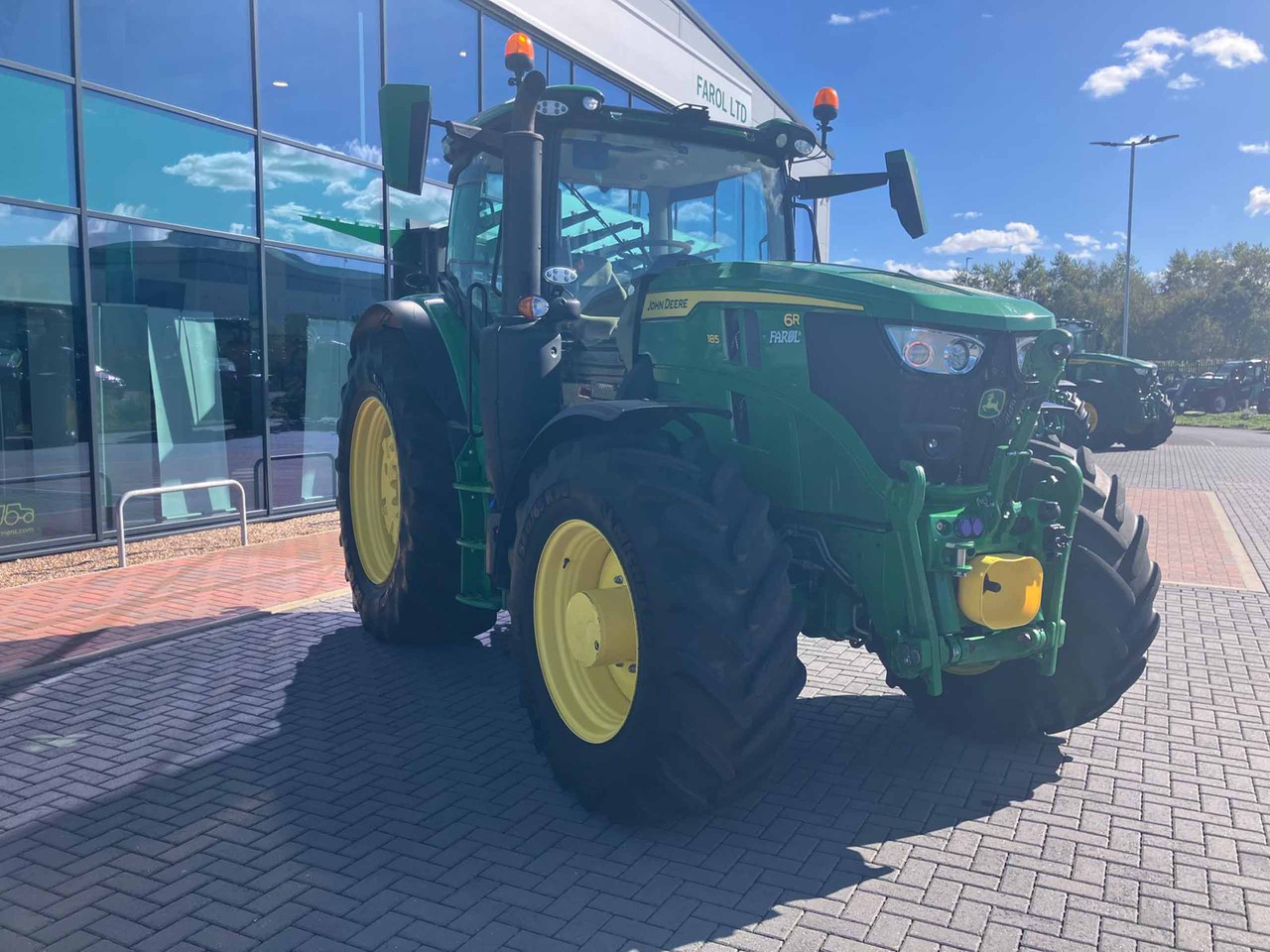 John Deere 6R 185 - Трактор: фото 5 John Deere 6R 185 - Трактор: фото 5